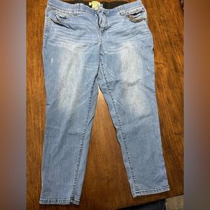 Light Wash Democracy Jean “AB Technology” Size 22W